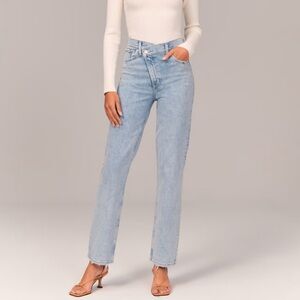Abercrombie Ultra High Rise 90s Straight Jean Light With Criss-Cross Wai…
